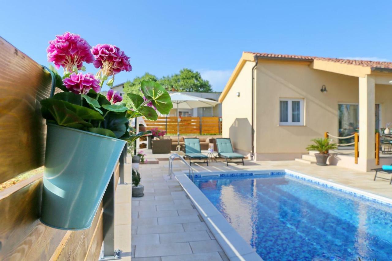Punta Garden Pool House Villa Posedarje Exteriör bild